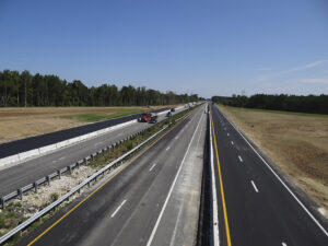Experience and teamwork fuel momentum on S.T. Wooten’s I-95 road widening project